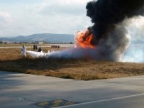 YANGIN TATBİKATI - Çanakkale Havaalanı'nda Yangın Tatbikatı