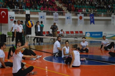 Diyarbakır'da 'Aşmak İçin Hareket Et' Kampanyasının Startı Verildi