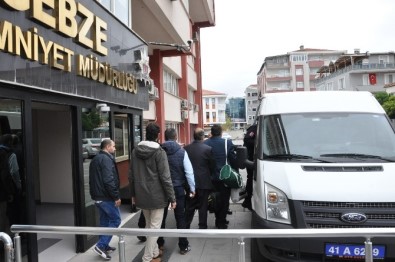 FETÖ'ye Finans Sağladığı İddia Edilen 6 İş Adamından 1'İ Tutuklandı, 1'İ Ev Hapsi Cezası Aldı