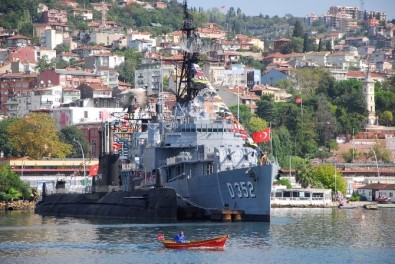 İMBAT Hücumbotu İzmit Limanı'na Geliyor