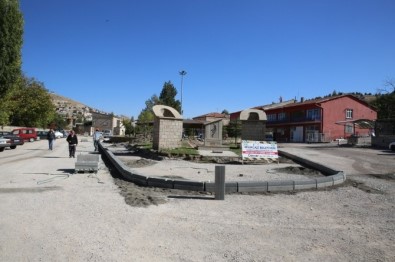 Melikgazi Belediyesi Gesi'de Meydan Düzenlemesi Yaptı