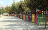 MEHMET SIYAM KESIMOĞLU - Parklar Ferforjeler İle Renklendi