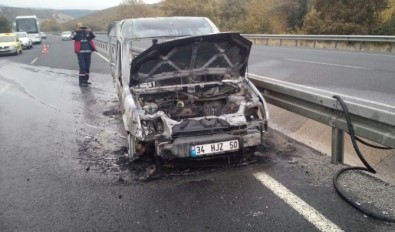 Seyir Halindeyken Alev Alan Araç Kül Oldu