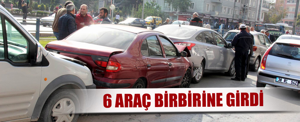 6 araç birbirine girdi
