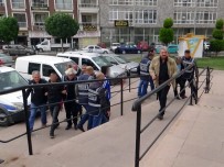 Edremit'te Yan Bakma Cinayetinde 2 Zanlı Tutuklandı