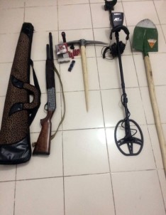 Sahte Plakalı Araçla Define Aramaya Çıkan İki Kişi Yakalandı