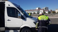 ALKOL MUAYENESİ - Servis Şoförü Alkollü Çıktı