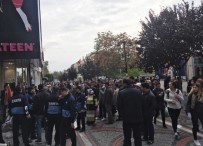 Seyyar Satıcılarla Zabıtanın Kavgasında Yumruklar Konuştu