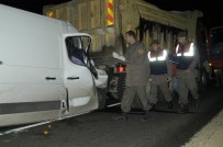 Tekirdağ'da Minibüs İle Kamyon Çarpıştı Açıklaması 1 Ölü