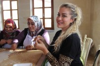 YELİZ YEŞİLMEN - Yeliz Yeşilmen Kapadokya'da mantı açtı