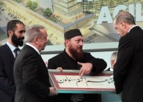 MAHMUT ŞAHIN - Hat Ustasından Cumhurbaşkanı Erdoğan'a Anlamlı Hediye