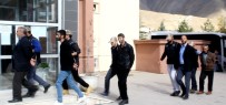 HDP'li İl Eşbaşkanı Ve 3 Kişi Tutuklandı