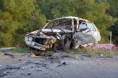 İki Otomobil Kafa Kafaya Çarpıştı Açıklaması 2 Ölü, 2 Yaralı