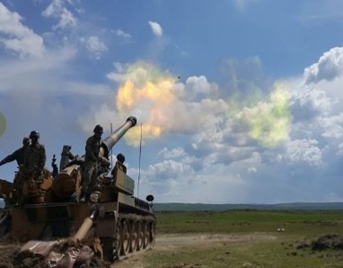 Kuzey Irak'taki Terörist Gruba Topçu Atışı