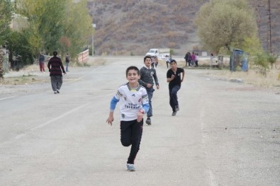 Ovacık'ta Cumhuriyet Koşusu Düzenlendi