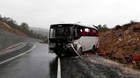 Tur Midibüsü Takla Attı Açıklaması 21 Yaralı