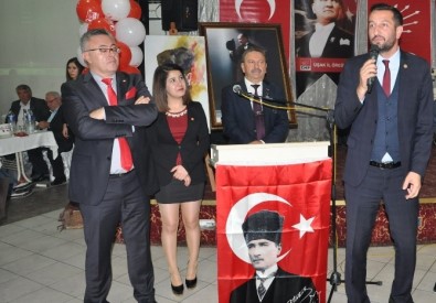 Uşak CHP'den Coşkulu Cumhuriyet Calosu