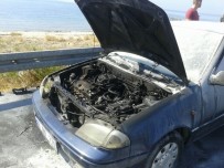 Ayvalık'ta Otomobil Seyir Halindeyken Alev Aldı