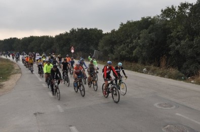 Bursalı Bisikletçiler Kalp İçin Pedal Çevirdi