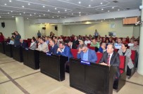 CHP'den İhraç Edilen Meclis Üyesi, CHP'li Belediyeyi Topa Tuttu