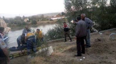 Direksiyon Hakimiyetini Kaybeden Otomobil Köprüden Uçtu Açıklaması 1 Ölü 1 Yaralı