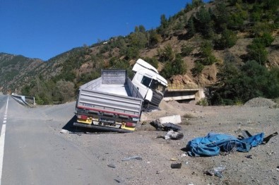 Gümüşhane'de 2 Kaza Açıklaması 3 Yaralı