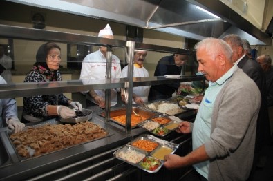 Kartal Belediyesi'nden Muharrem Ayı İftarı