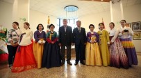 KRALİYET AİLESİ - Kore Ulusal Kıyafetleri Sergisi İlgi Gördü