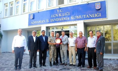 Muhtarlardan Komutan'a 15 Temmuz Plaketi