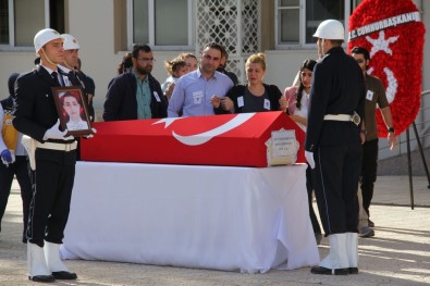 Şehit Polisin Cenazesi Törenle Memleketine Gönderildi