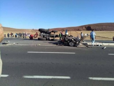 Traktör Otomobille Çarpıştı Açıklaması 1 Ölü, 2 Yaralı