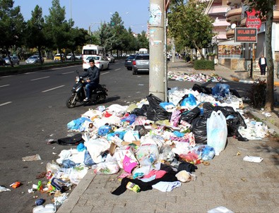 Diyarbakır'da vatandaşın belediyeden mağduriyeti sürüyor