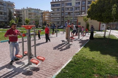 Haliliye Belediyesinden Şehit Mustafa Direkli Parkına Yeni Spor Aletleri