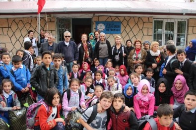 İstanbul'dan Oltu'ya Hayır Eli