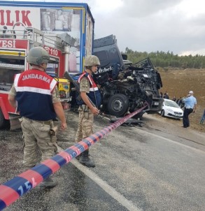 Kilis'te Zincirleme Trafik Kazası Açıklaması 2 Ölü, 4 Yaralı