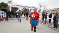 ZEYTİNBURNU BELEDİYESİ - Zeytinburnu Cumhuriyet Koşusuna 88'Lik Atlet Damga Vurdu