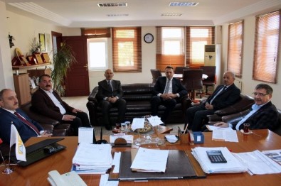 AK Parti Genel Başkan Yardımcısı İlyas Şeker'den Karakullukçu'ya Ziyaret