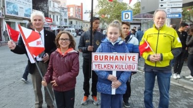Burhaniye'de Yelken Kulübü Öğrenci Kayıtlarına Başladı