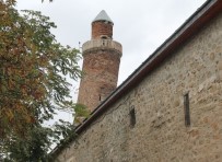 DEKORASYON - Eğri Minarenin, Pisa Kulesi'nden Bile Daha Eğri Olduğu Tescillendi