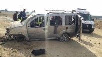 Hafif Ticari Araç Takla Attı Açıklaması 1 Ölü, 2 Yaralı