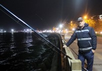 BALIK TUTMAK - Soğuk Hava Hem Balıkları Hem De Keyifleri Kaçırdı