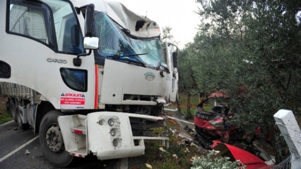 Kazada ölen şoförünün başında böyle gözyaşı döktü