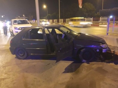 Antalya'da Trafik Kazası Açıklaması 3 Yaralı