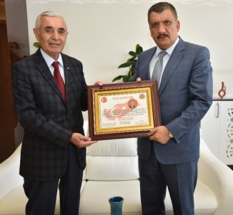 Başkan Gürkan'a Teşekkür Belgesi