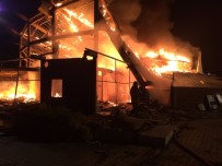 İzmir'de Korkutan Yangın