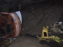 Kamyon Uçuruma Yuvarlandı Açıklaması 1 Ölü