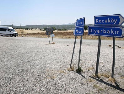 Lice'de PKK'lı teröristler askeri üs bölgesine saldırdı: 2 şehit