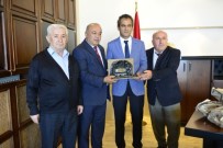 Şehit Aileleri Derneği'nden Rektör Mahmut Özer'e Anlamlı Ziyaret