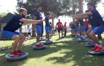 ONUR KıVRAK - Trabzonspor'da 'Milli' Sıkıntı