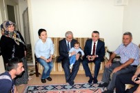 OSMAN BILGIN - Vali Güvençer, Salihli'de Şehit Ailesini Ziyaret Etti